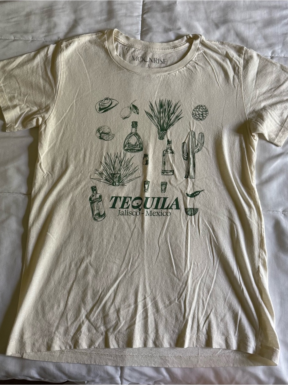 Moonrise Women's Cream 'Tequila Jalisco - Mexico' Graphic T‑Shirt Sz L NWOT